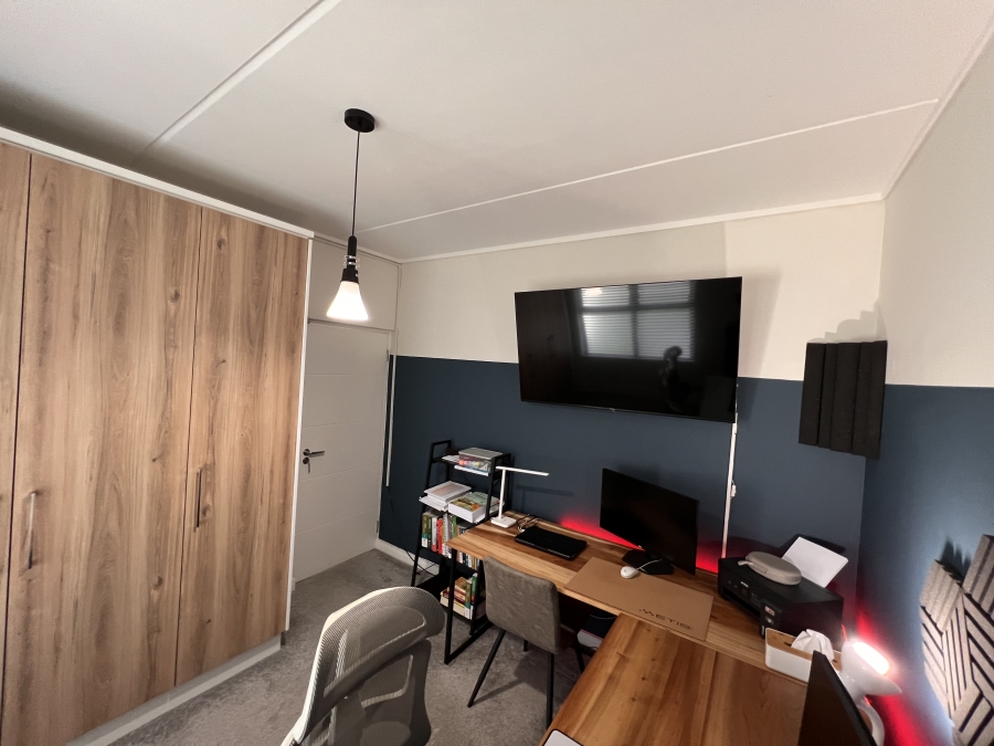 To Let 3 Bedroom Property for Rent in Sandown Western Cape